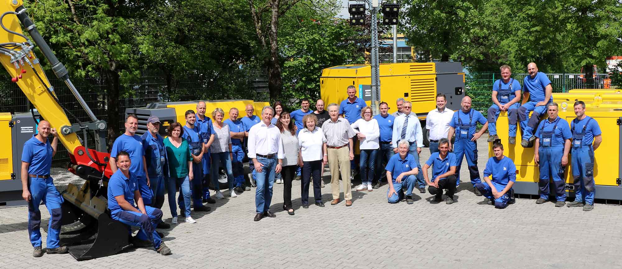 Foto aller Mitarbeiter der Firma Landesberger Maschinenvertrieb München April 2018